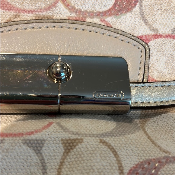 Coach Signature Crossbody Bag - Pink and Cream - Picture 5 of 9